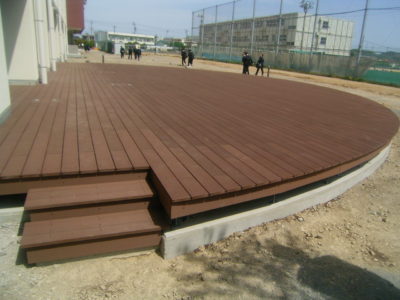 阿南光高校 阿南の竹を活用した地産地消のWPCデッキ