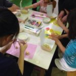 木育プレイパークでヒノキの木粉ねんど体験を行いました!