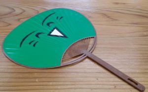 徳島空港にて木粉Ecoうちわ「スダチくんVer」が配布されています！