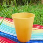 こどもも使いやすい『木粉のカップ』